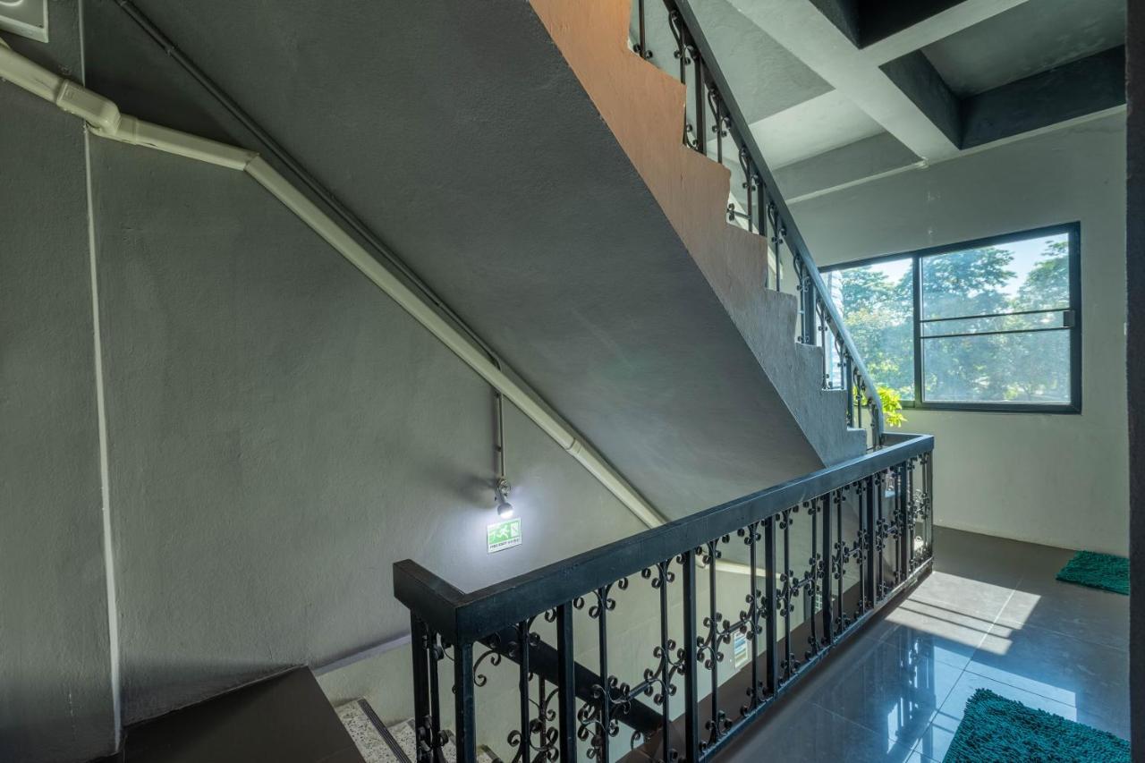 La Belle Nuit House Hostel Chiang Mai Exterior photo